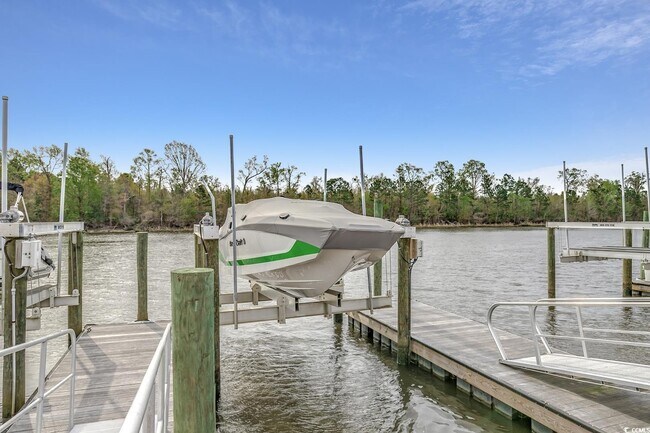 Building Photo - 455 Harbour View Dr