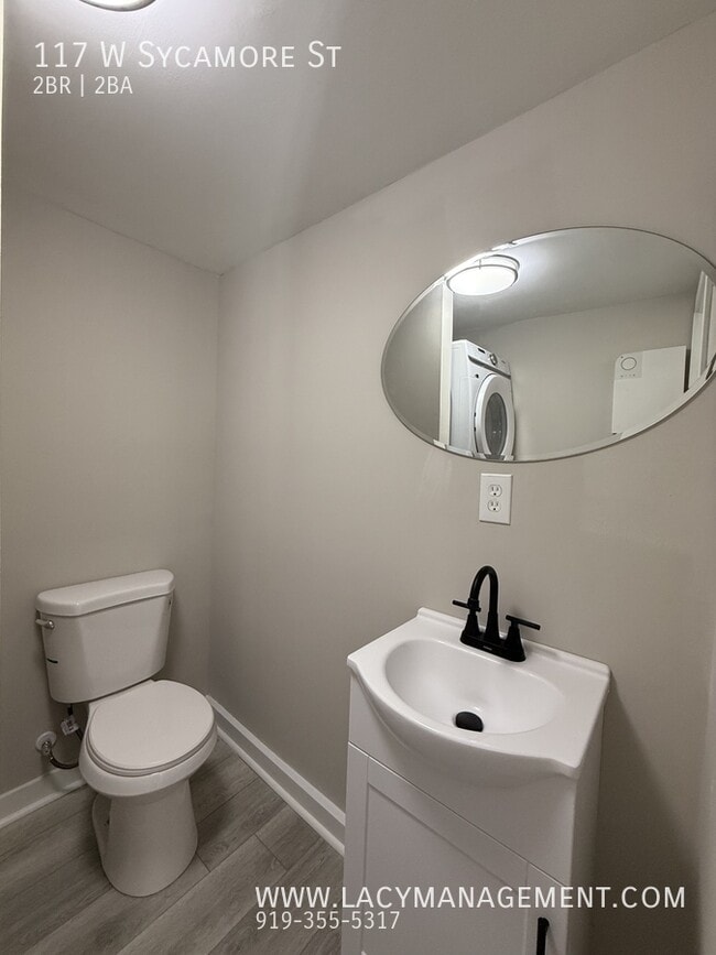 Building Photo - 117 W Sycamore St