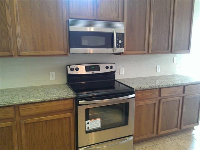 Building Photo - 633 Blue Sky Dr