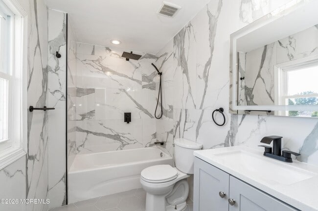 Building Photo - 21 Mathiasen Pl