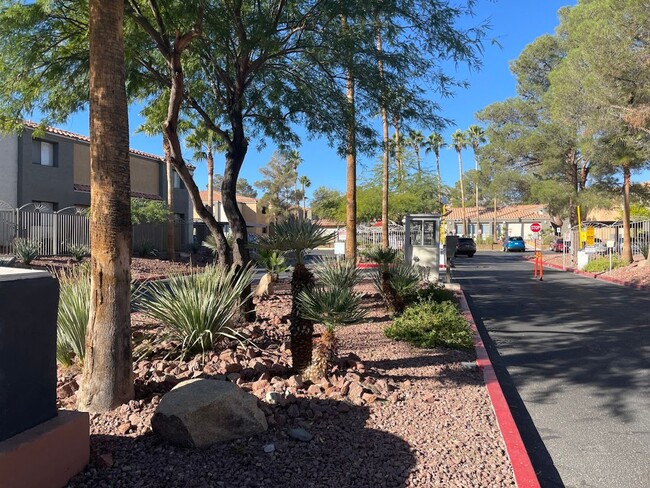 Building Photo - Summerlin - Broadstone At Desert Shores  u...