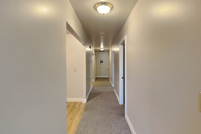 Building Photo - 2620 J St