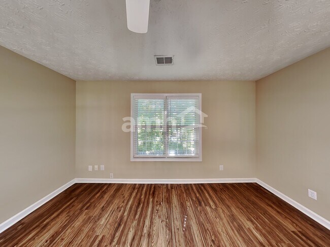Building Photo - 133 Weatherstone Dr
