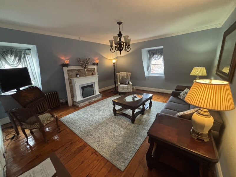 Building Photo - 83 S Hamilton St