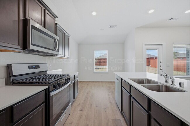 Building Photo - 2428 Montgomery St