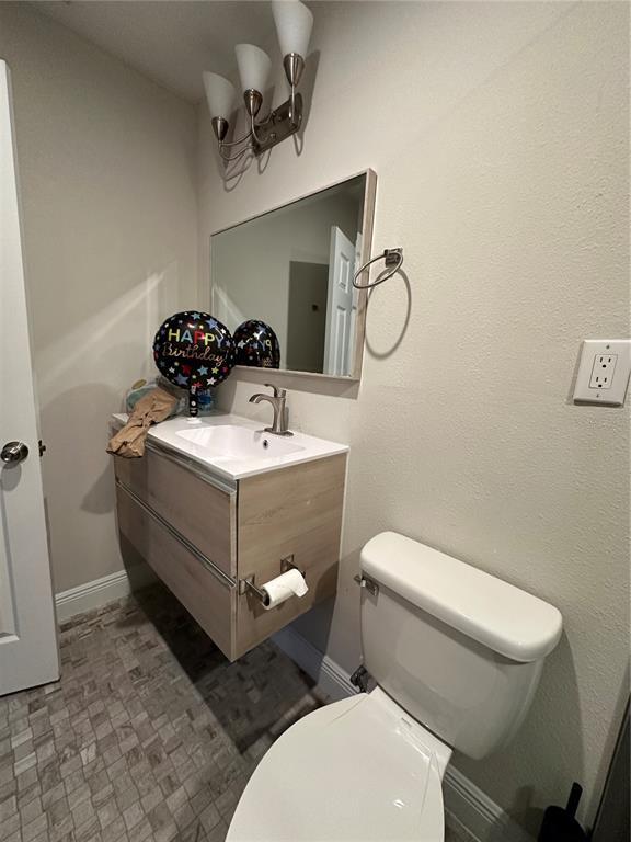 Building Photo - 753 Isleton Dr