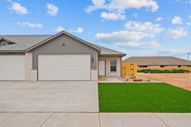 Building Photo - Brand new townhomes in Frenship East!