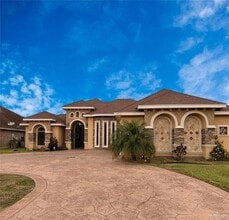 Building Photo - 1501 Granada Cir