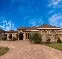 Building Photo - 1501 Granada Cir