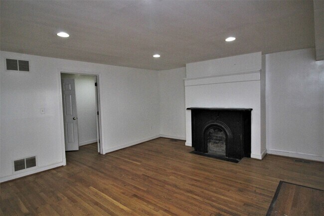 Building Photo - 1511 Bolton St