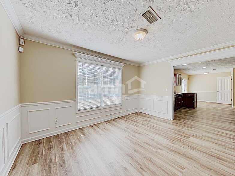 Building Photo - 1056 Lakewalk Dr