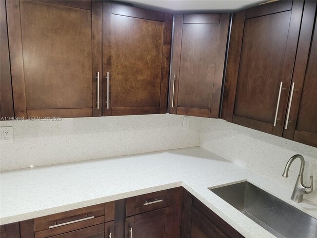 Building Photo - 14389 SW Kendale Lakes Cir