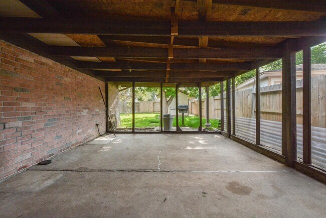 Building Photo - 11915 N Hanworth Dr