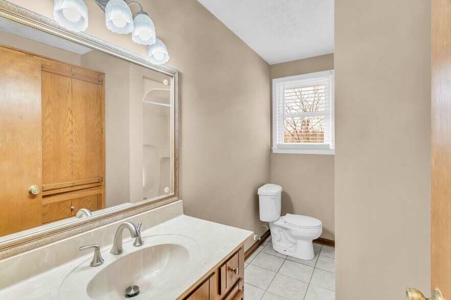 Building Photo - 341 Hickory Dr