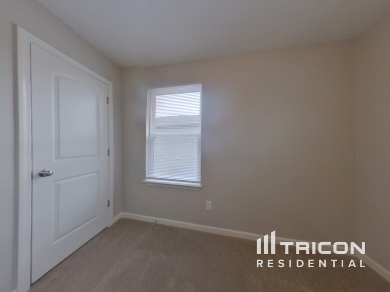 Building Photo - 6432 Pennacook Dr