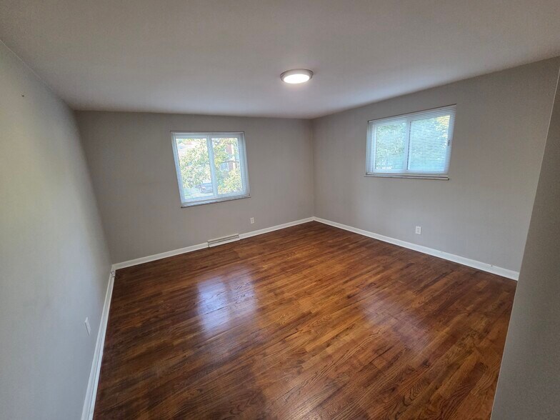 Building Photo - 4182 Ruckle Ave