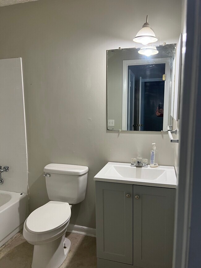 Bathroom 2 - 537 Hickory Hill Dr
