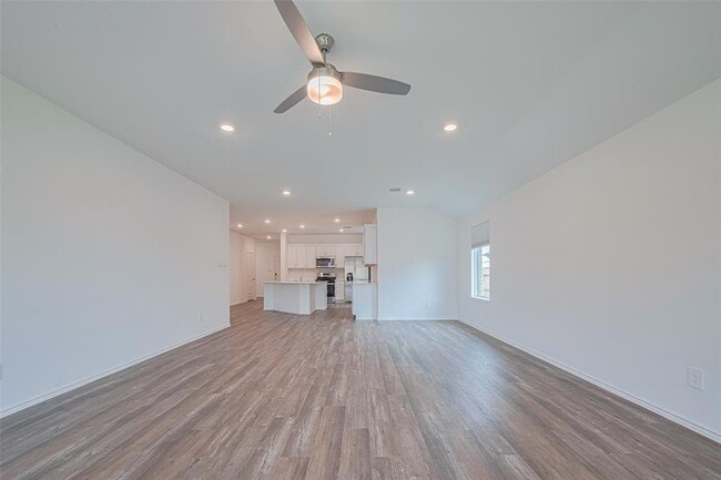 Building Photo - 27306 Sunterra Village Dr