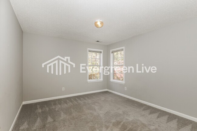 Building Photo - 185 Argonne Dr