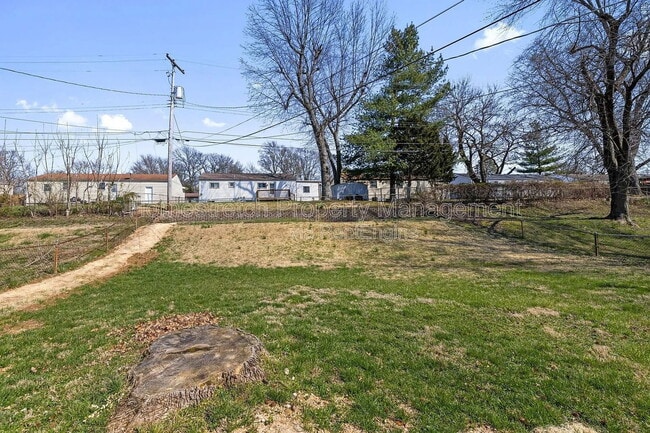 Building Photo - 250 Coteau Ln