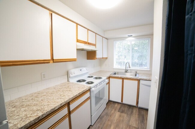Building Photo - 3411-3423-3423 SE 85th Ave
