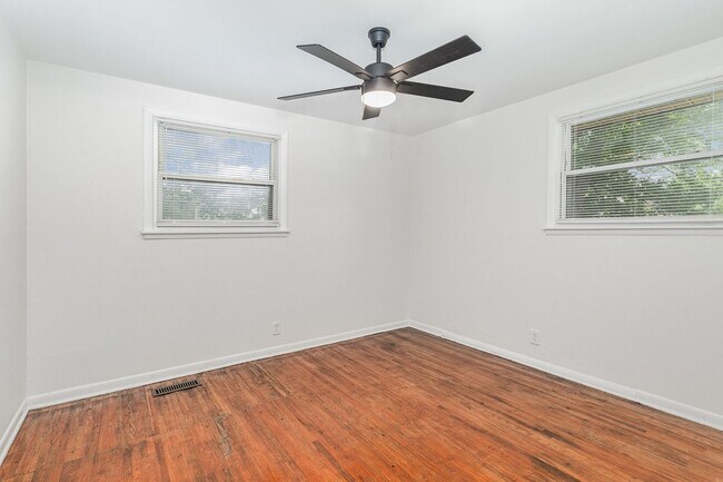 Building Photo - Lovely 3 Bedroom in Parkview Estates!