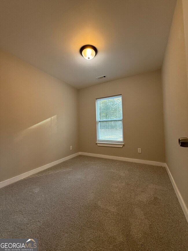 Building Photo - 221 Sheppard Pl