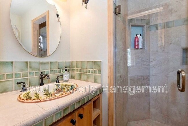 Building Photo - 199 Oriole Dr