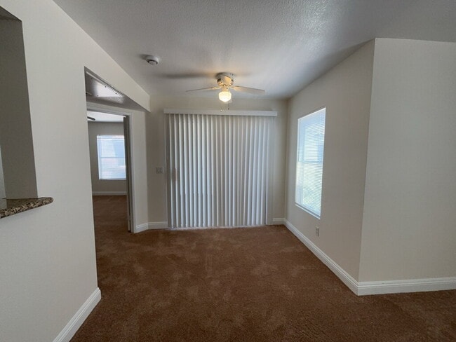Building Photo - Comfortable and well-equipped 2-bedroom, 2-bathroom condo