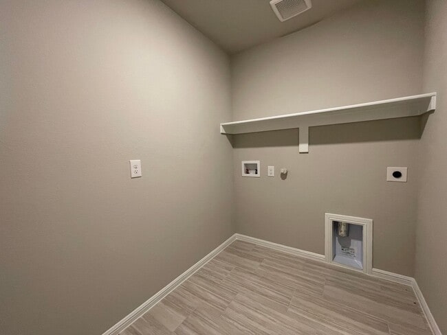 Building Photo - AVAILABLE NOW NEW CONSTRUCTION 3 BEDROOM 2...