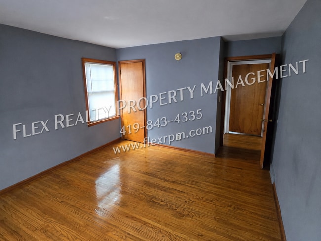 Building Photo - 3901 Leybourn Ave