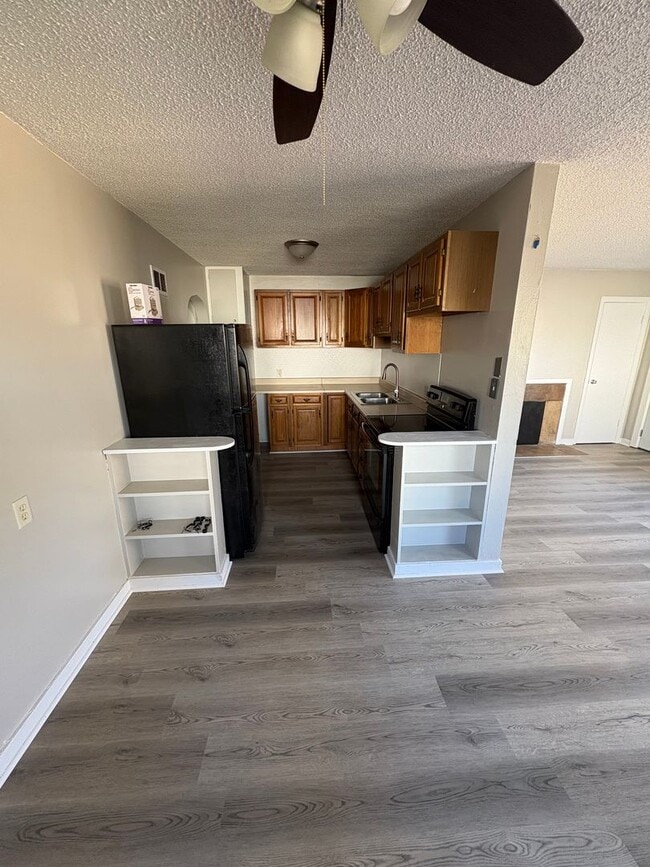 Building Photo - 2 Bedroom 1 Bathroom Updated Duplex