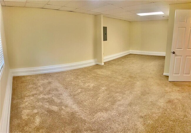 Building Photo - 4594 Meadows Rd SW