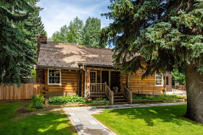 Building Photo - 109 N 2nd St