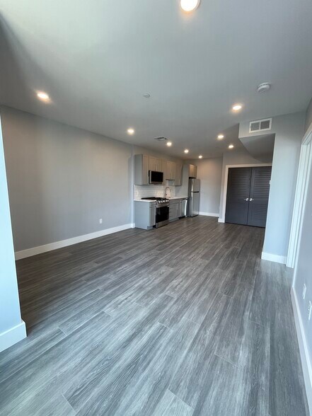 Building Photo - 367 Western Ave