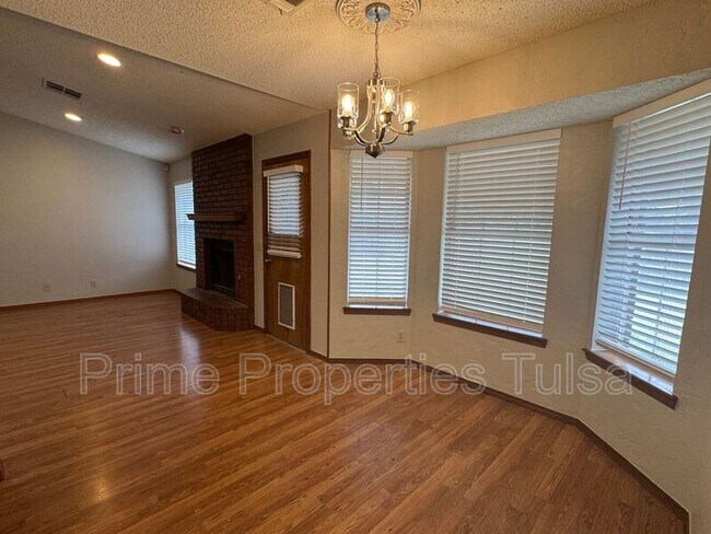 Building Photo - 9715 S 92nd E Ave