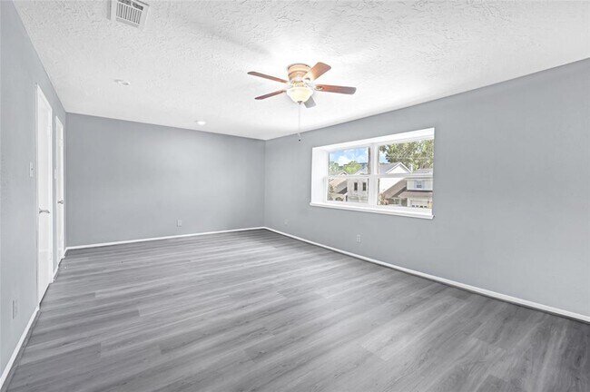 Building Photo - 10718 Boardwalk St