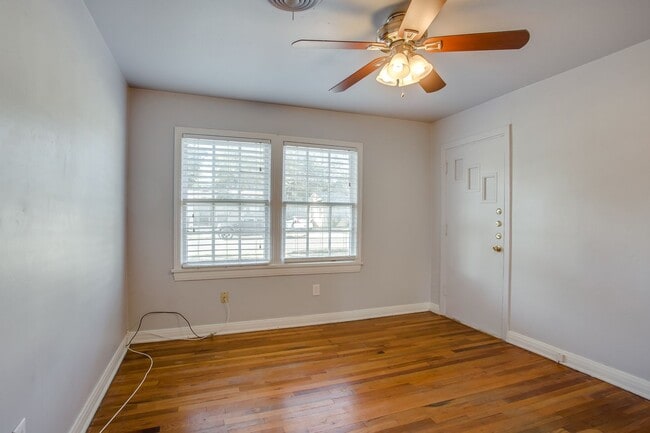 Building Photo - Pre-leasing for June!