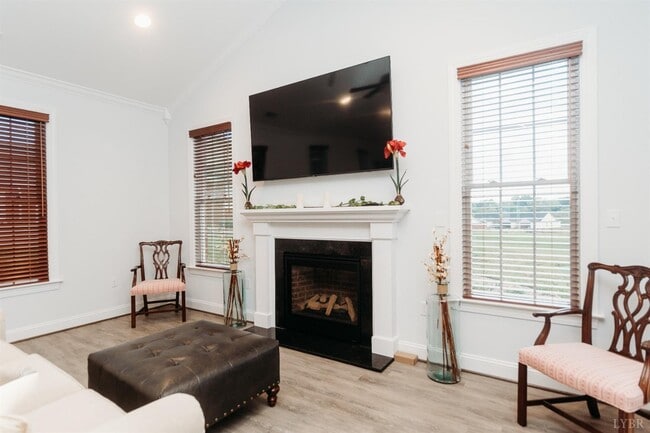 Building Photo - 177 Villa Oak Cir