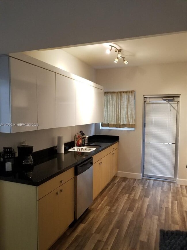 Building Photo - 1045 Meridian Ave