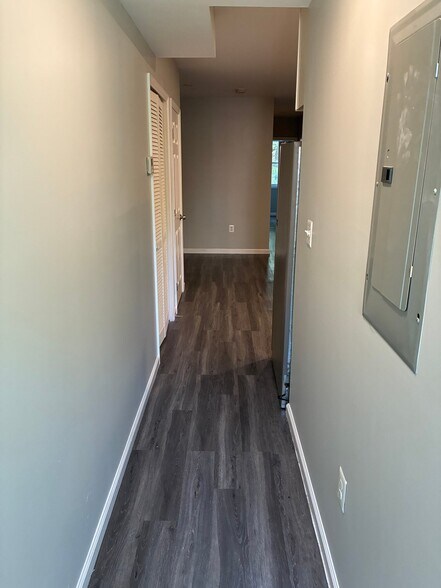 Building Photo - 1709 E St NE