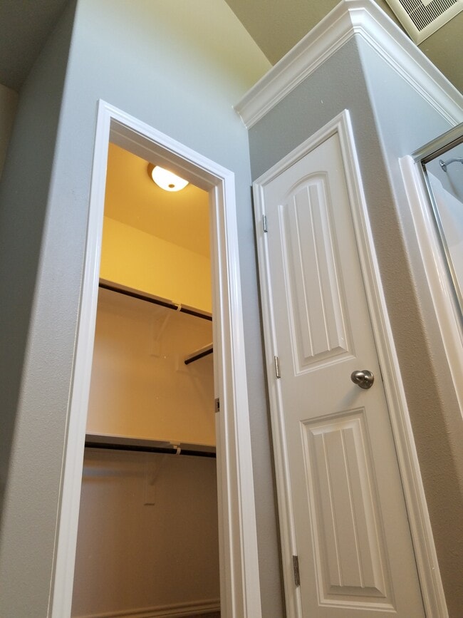 Building Photo - 8037 Pavo Real St