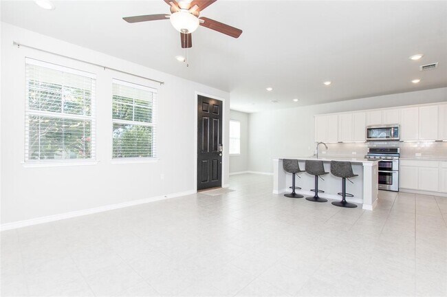 Building Photo - 121 Lafitte Dr
