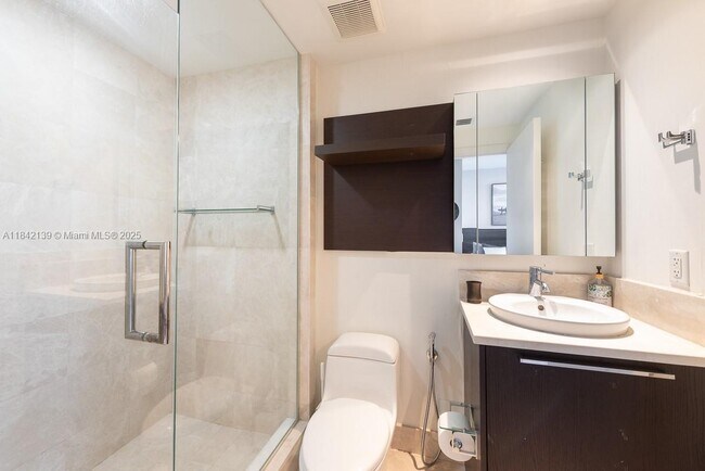 Building Photo - 17121 Collins Ave