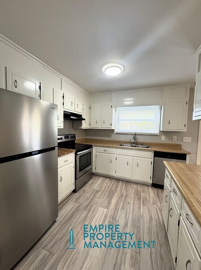 Building Photo - 9006 Mahogany Row SE