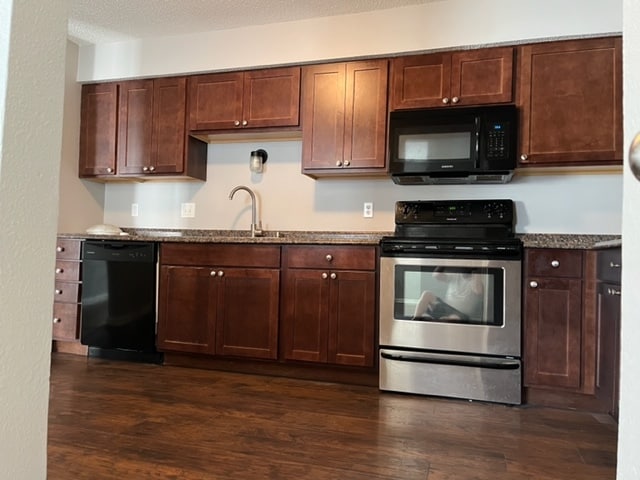 Building Photo - 945 Wescott Trl