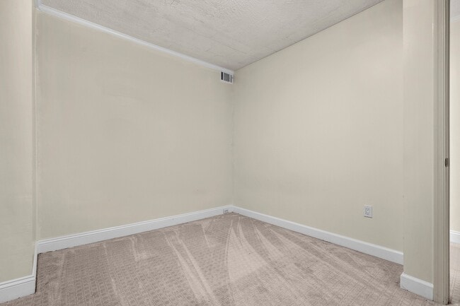 Building Photo - 114 N Highland Ave