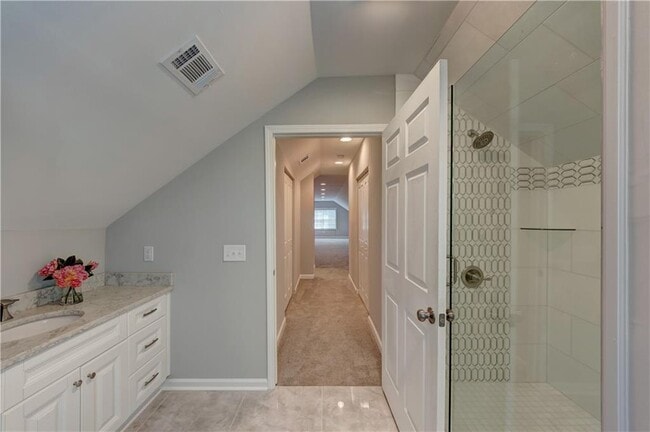 Building Photo - 4540 Club Valley Dr NE
