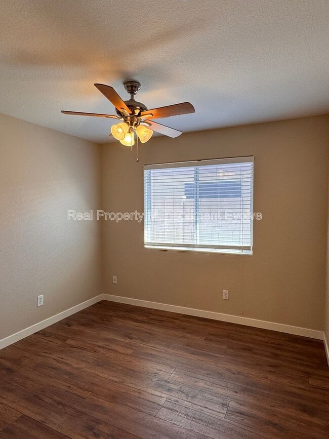 Building Photo - 22297 N 76th Dr