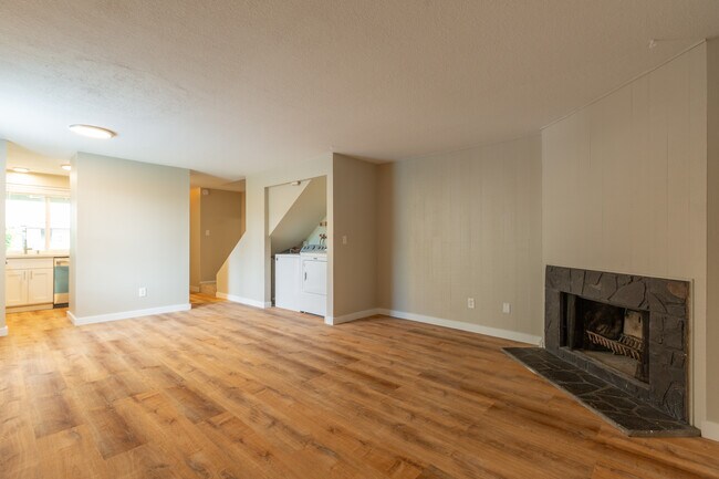 Building Photo - 12387 SW Walnut St